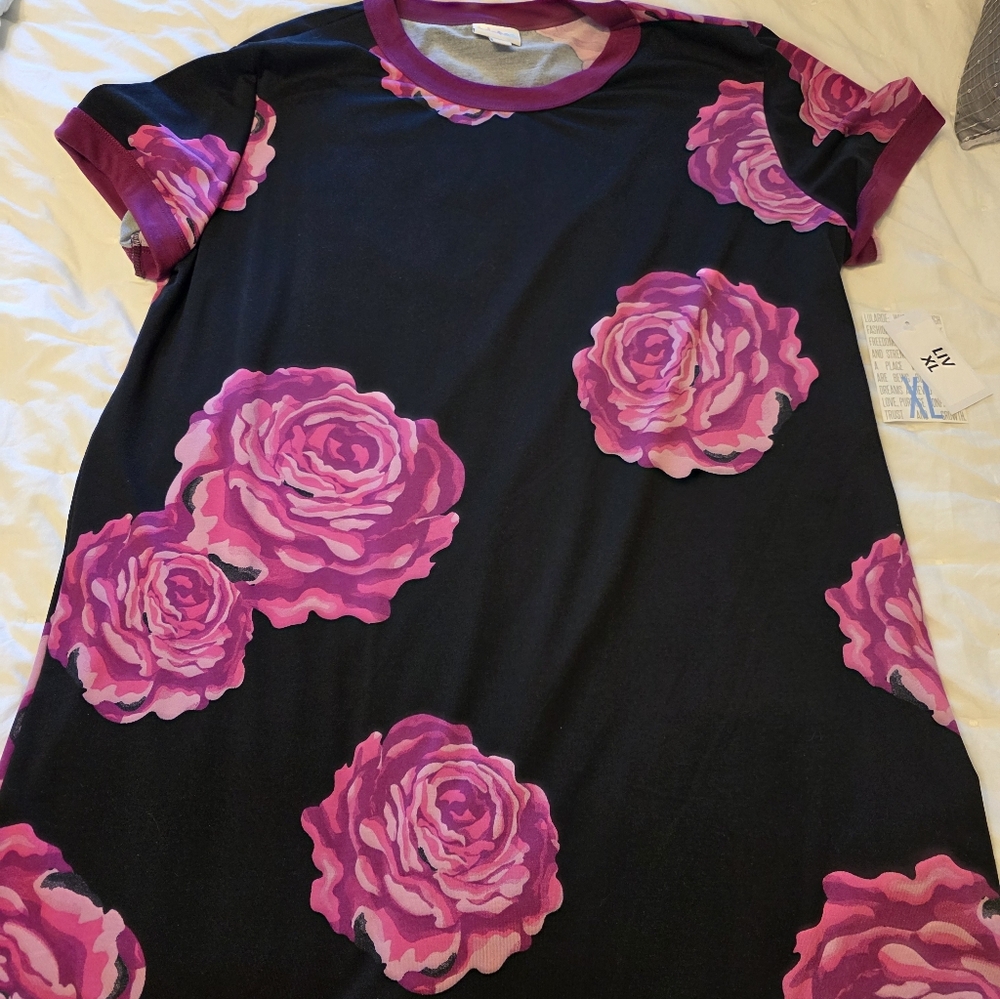 LuLaRoe Black Tee with Pink Floral Design NWT